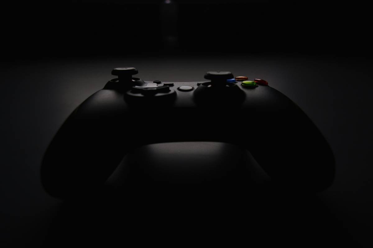 Top gaming controller brands compared for VR performance and ergonomics