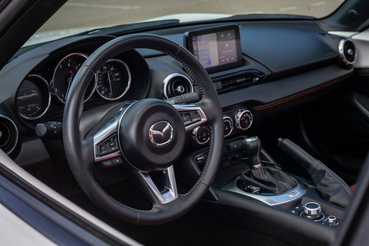 gaming controllers steering wheel used in virtual reality racing simulation